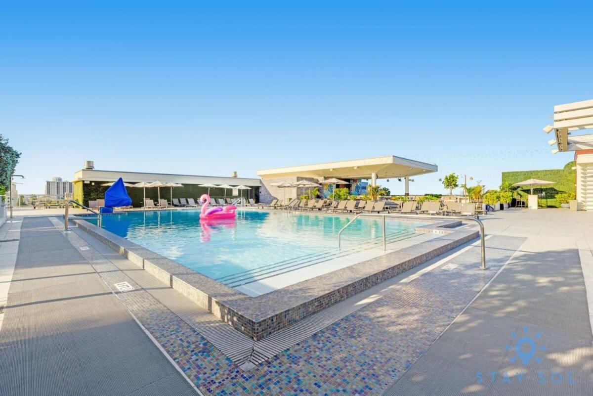 Rooftop Pool - Balcony - Hollywood Beach Broad - Walk Exteriör bild